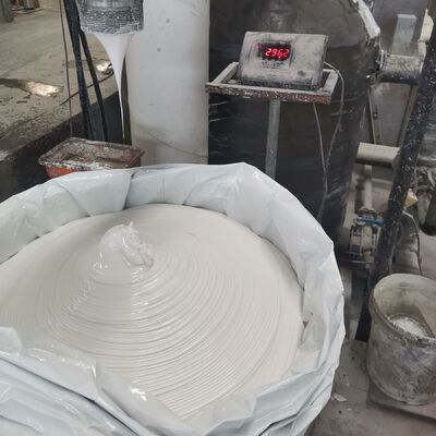 مركب مانع للتسرب للزجاج العازل سريع الجفاف يقلل من وقت الإنتاج ويعزز الكفاءة في تصنيع وحدات الزجاج